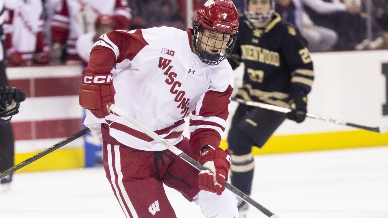 'Difference-maker of captain' doesn't let Wisconsin men's hockey lose: 3 takeaways